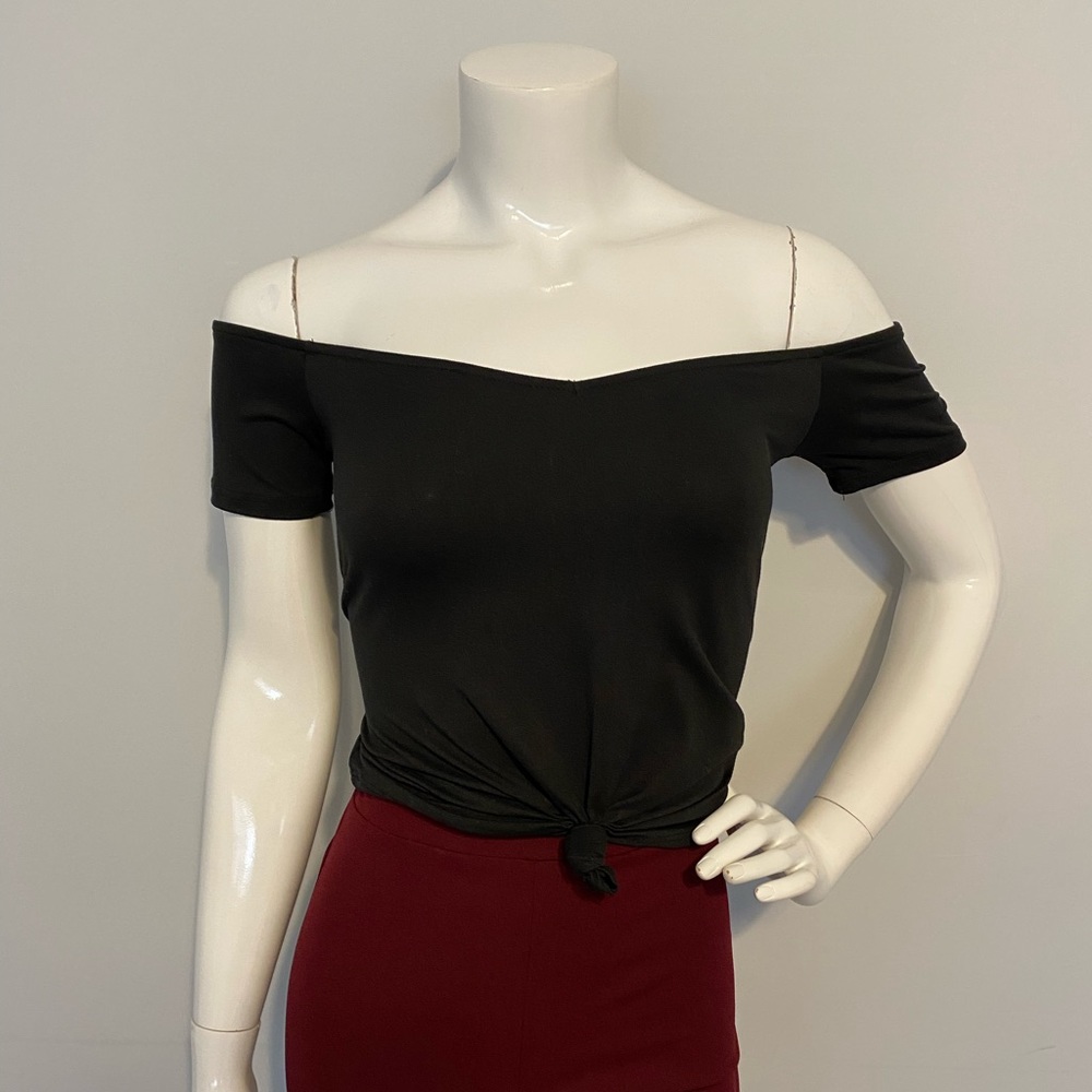 Windsor Black Off-The-Shoulder Tied Crop Top